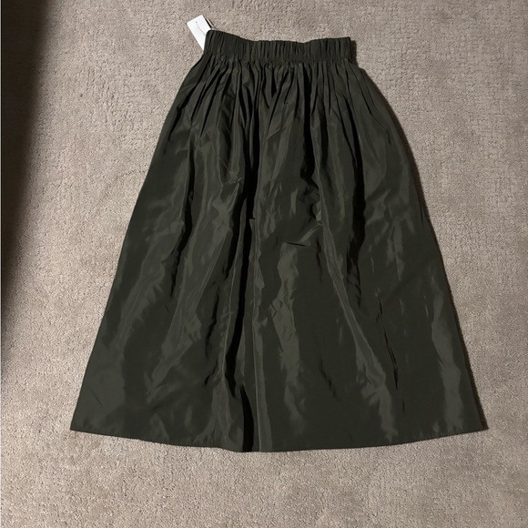 Uniqlo volume gather skirt, NWT, S - Picture 1 of 6